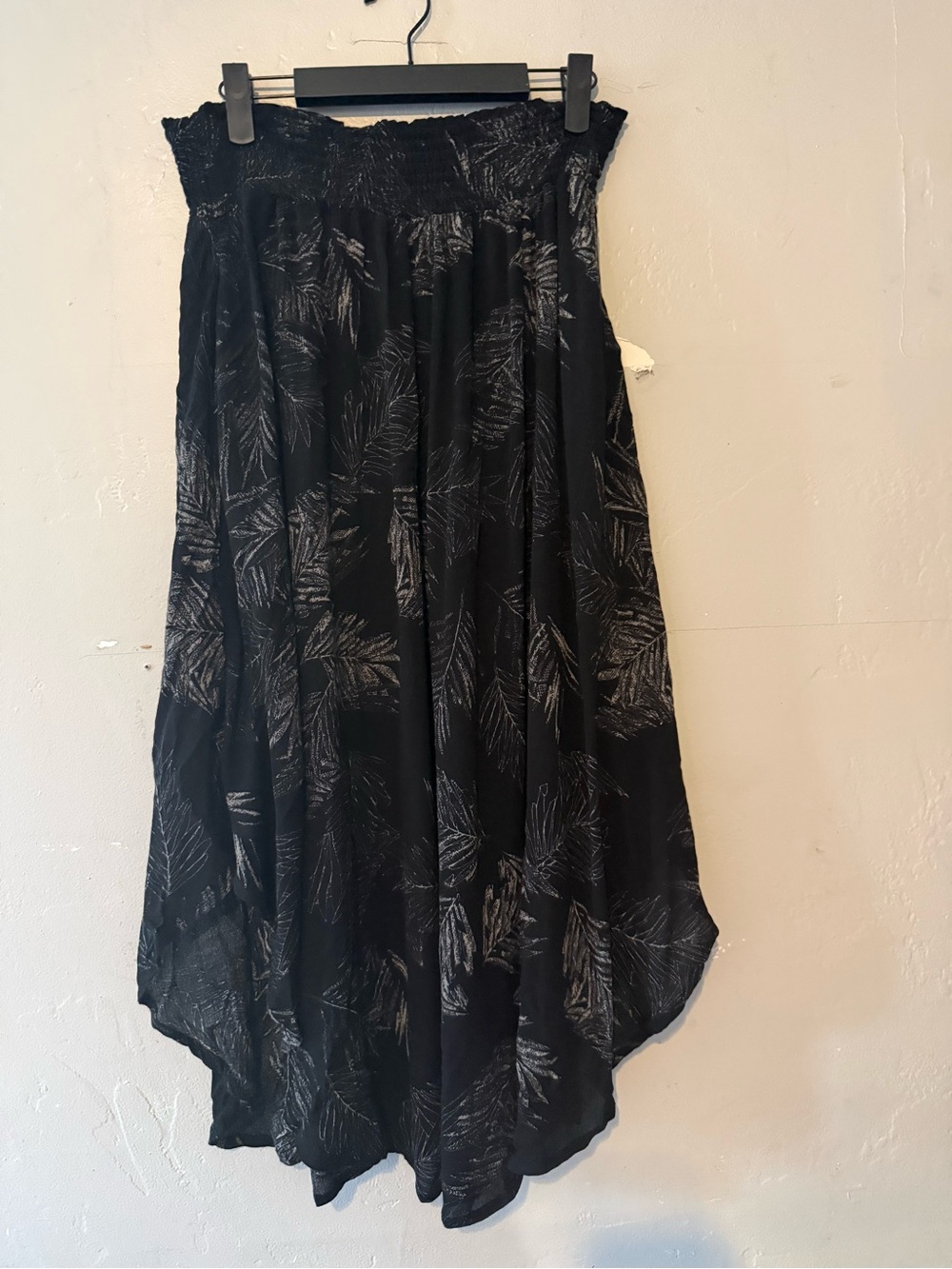 Final Touch Flowy Black Printed Midi Shirttail Hem Skirt - Picture 2 of 6